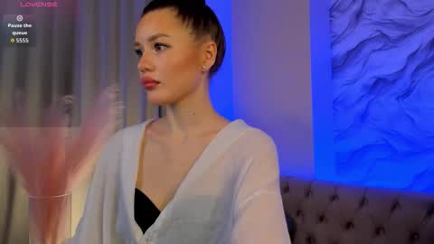 aria_mila online show from November 26, 11:18 am