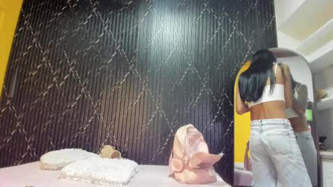 Aria Millers  online show from November 9, 1:36 pm