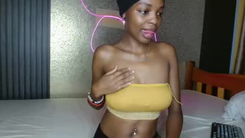 aria_shade online show from November 24, 11:47 pm