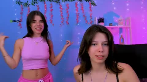 aria_wild_ online show from July 25, 6:50 pm