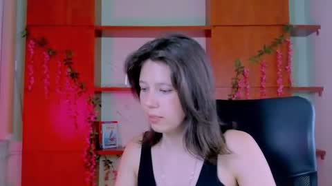 aria_wild_ online show from June 18, 9:14 am