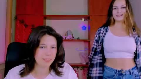 aria_wild_ online show from June 19, 6:58 pm