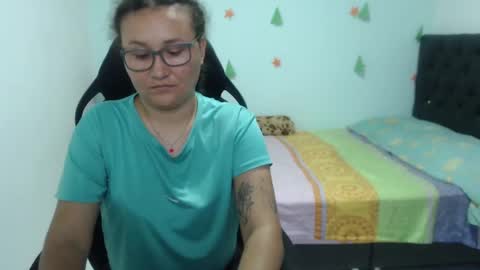 ...Ariana... online show from January 18, 5:04 pm