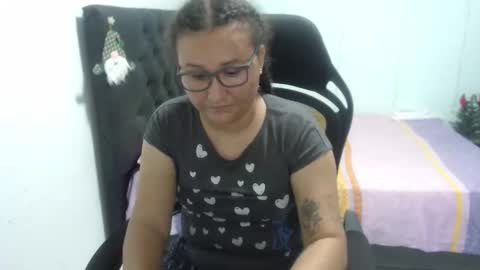 ...Ariana... online show from December 3, 8:42 pm