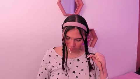 ariana__clauss online show from December 5, 11:13 pm