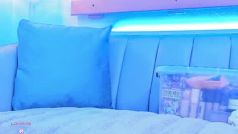 Ari  online show from October 28, 1:12 pm