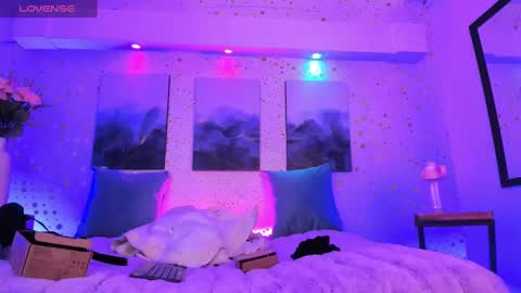 Ari  online show from September 17, 12:52 pm