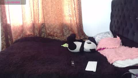 arianna and max online show from March 3, 4:03 pm