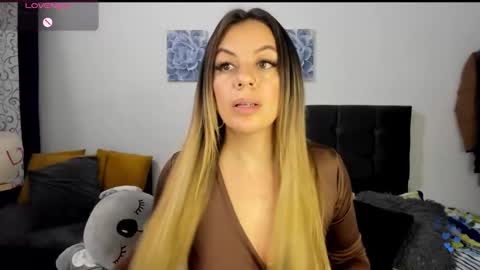 ariannawil online show from March 19, 12:38 am