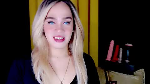 ARIANNE CUMS  online show from September 10, 9:05 pm