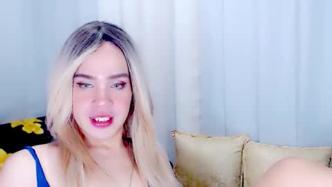 ARIANNE CUMS  online show from March 13, 9:01 am