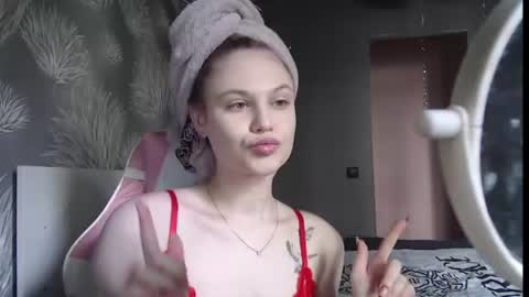 ariavelvets online show from June 17, 11:15 am