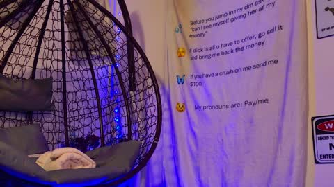 Aria online show from April 5, 8:39 pm