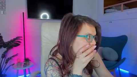 Ariell Mini online show from March 12, 1:04 pm