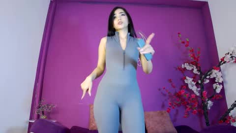 Ari online show from November 3, 7:59 pm