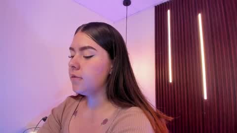  Arianna  online show from April 1, 1:41 pm