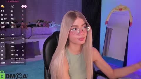 Ari  online show from December 19, 9:21 pm