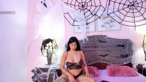 Ari  online show from October 26, 1:45 pm