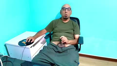 arnelux72 online show from July 6, 5:26 am