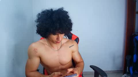 Snapshot of arnold_black69 chatting on September 16, 12:07 pm arnold black online show from September 16, 12:07 pm