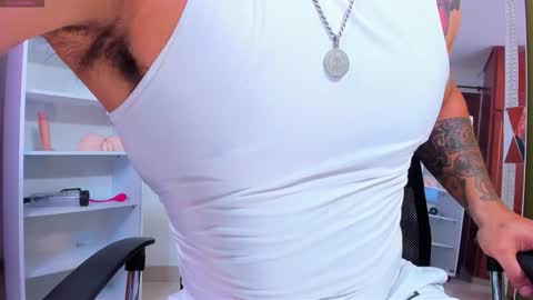 arnold sexy hot98 online show from February 23, 12:51 pm