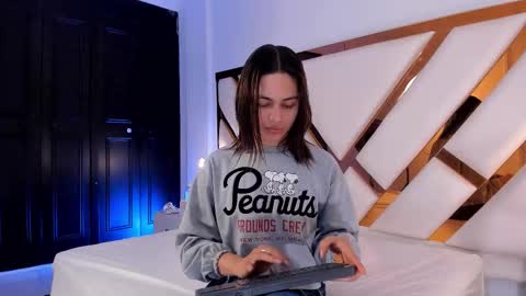 Aron cruz  online show from March 14, 1:48 pm