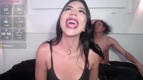 Snapshot of aron_gomez chatting on February 11, 4:22 am aron online show from February 11, 4:22 am