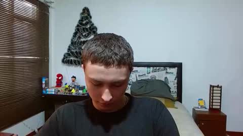 Aaron online show from December 15, 8:38 pm