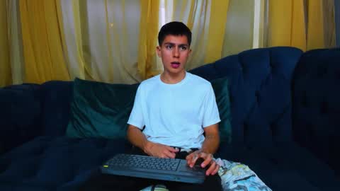 aron_pulse online show from February 3, 1:59 pm