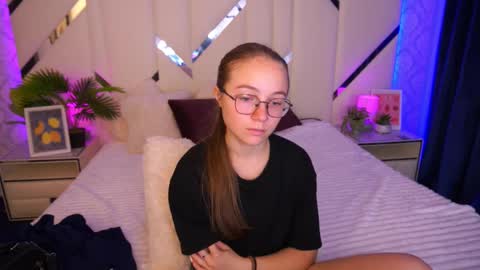 arrinawair online show from September 12, 7:32 am