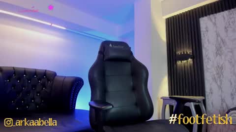    online show from March 4, 6:07 pm