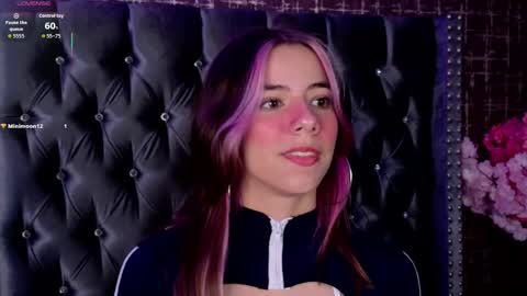 artemisablake online show from September 17, 5:49 pm