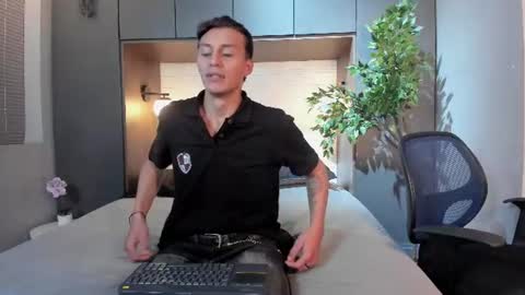 artemisblackwood online show from July 10, 1:38 pm