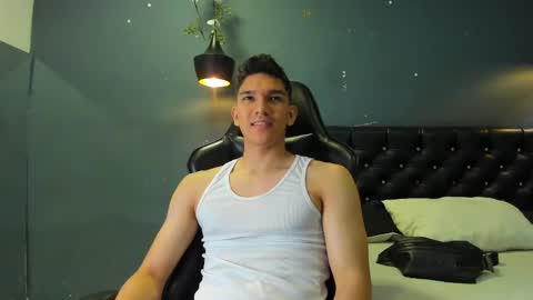 Snapshot of arthur_holland chatting on September 17, 6:11 pm Arthur hollands online show from September 17, 6:11 pm