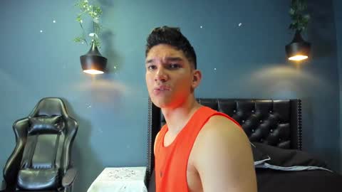Snapshot of arthur_holland chatting on September 19, 6:33 pm Arthur hollands online show from September 19, 6:33 pm