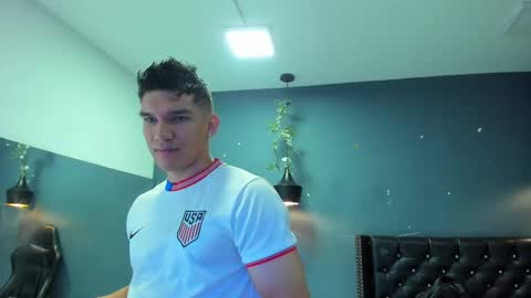 Snapshot of arthur_holland chatting on September 16, 5:27 pm Arthur hollands online show from September 16, 5:27 pm
