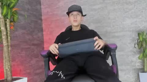 arthurcox_ online show from September 21, 5:50 pm