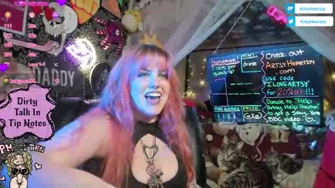 ArtsyHeartsyy online show from December 16, 1:46 am