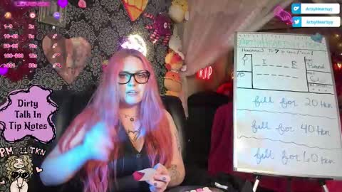 Snapshot of artsyheartsyy chatting on October 23, 3:30 am ArtsyHeartsyy online show from October 23, 3:30 am