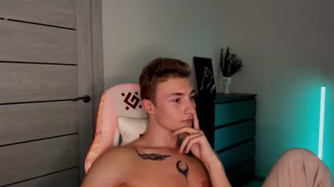 arturr_scott online show from November 12, 11:01 am