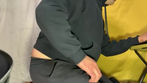 artyparty818 online show from April 22, 8:10 am