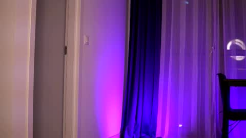 Lunaa  online show from November 20, 9:23 pm