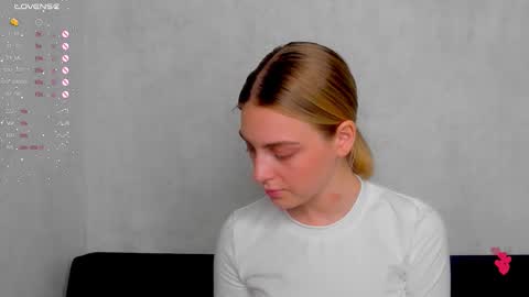 your pretty Ashley online show from October 6, 5:31 pm