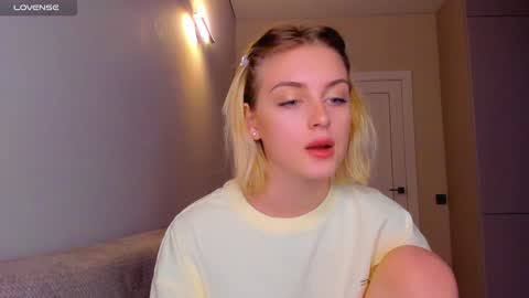 your pretty Ashley online show from December 7, 5:48 pm