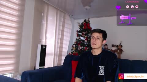 Ashley And Ryan  online show from November 28, 9:33 pm