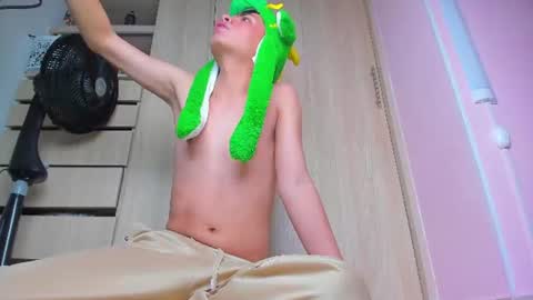 Asher online show from June 10, 1:49 am
