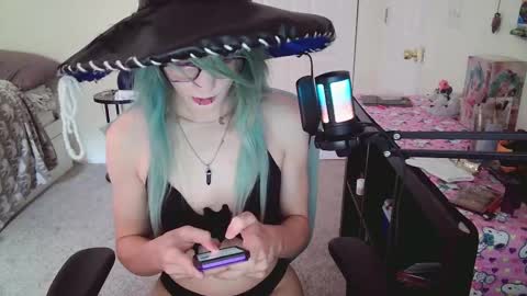 Snapshot of ashethegengar chatting on September 9, 5:02 pm Ashley Scarlett online show from September 9, 5:02 pm
