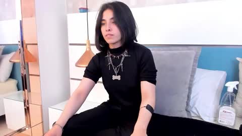 Ashkoreh online show from November 2, 6:30 pm