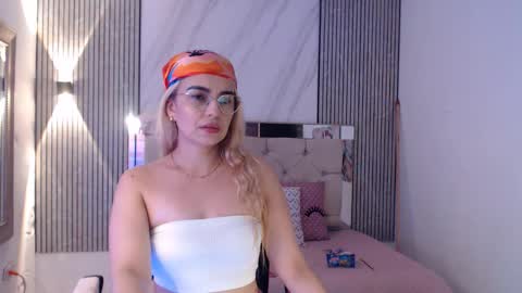ashley__tylor online show from March 29, 2:46 am