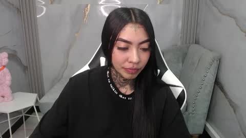 ashley_blum_v online show from November 5, 8:33 pm